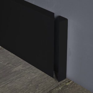 Eindstukjes Zwarte Plint