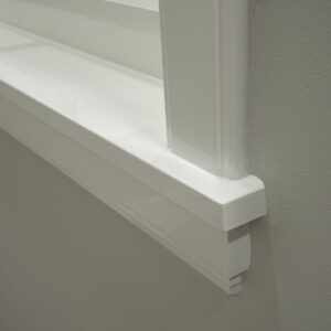 Close-up van witte houten vensterbank